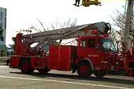 �����~������