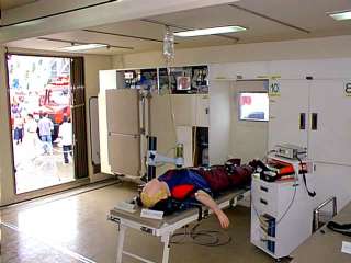 �Q�{���~��P